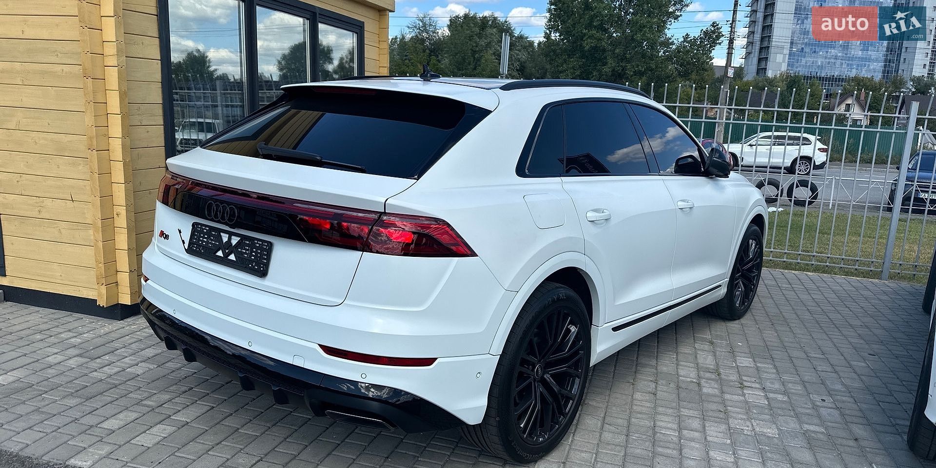 Audi Q8 2024 VIN WAUZZZF12RD015670 фото оголошення 7 з 25