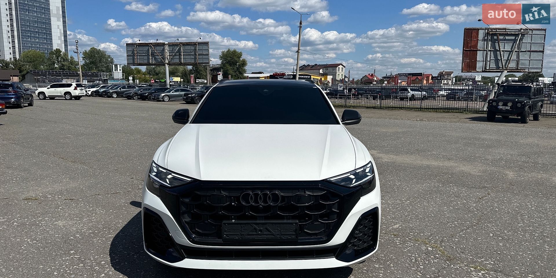 Audi Q8 2024 VIN WAUZZZF12RD015670 фото оголошення 12 з 25