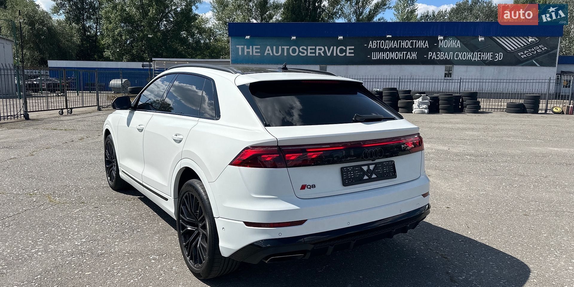 Audi Q8 2024 VIN WAUZZZF12RD015670 фото оголошення 8 з 25