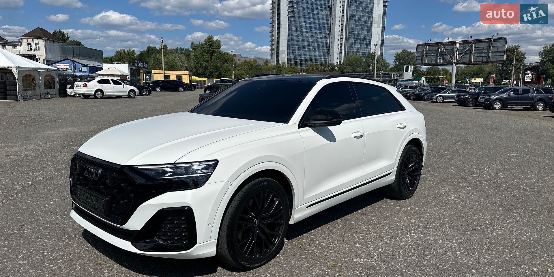 Audi Q8 2024 VIN WAUZZZF12RD015670 фото оголошення 2 з 25