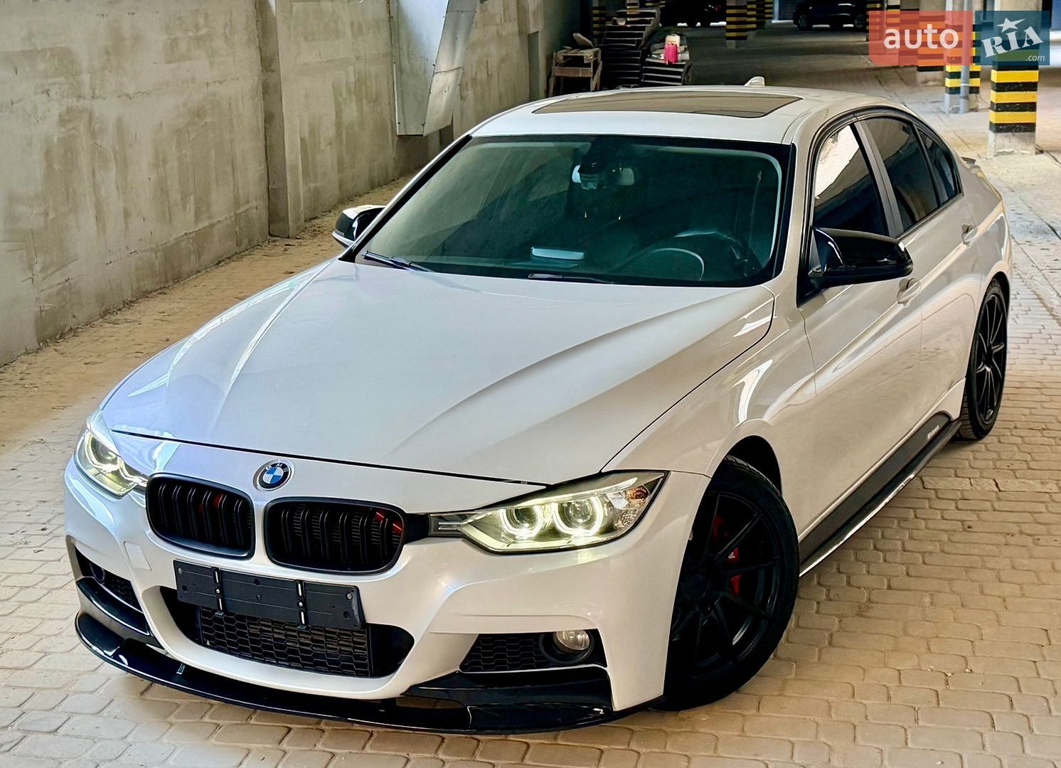 BMW 3 Series 2012 VIN WBA3A9G51CNP35610 фото оголошення 2 з 44