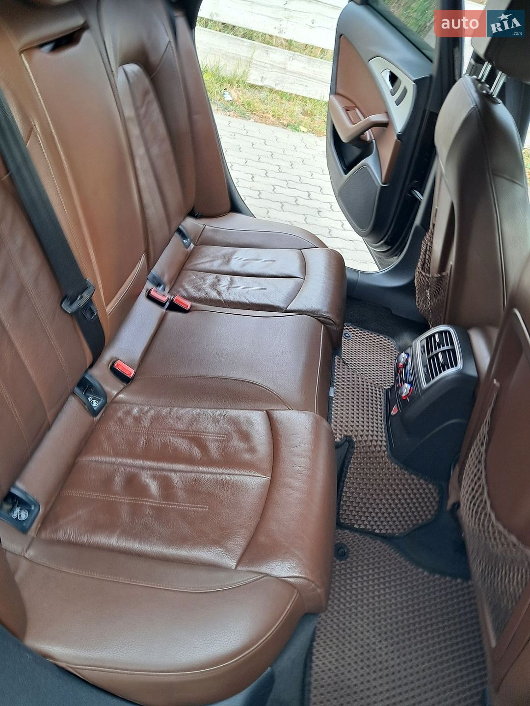 Audi A6 2013 VIN WAUAFCFC1EN012459 фото оголошення 17 з 33