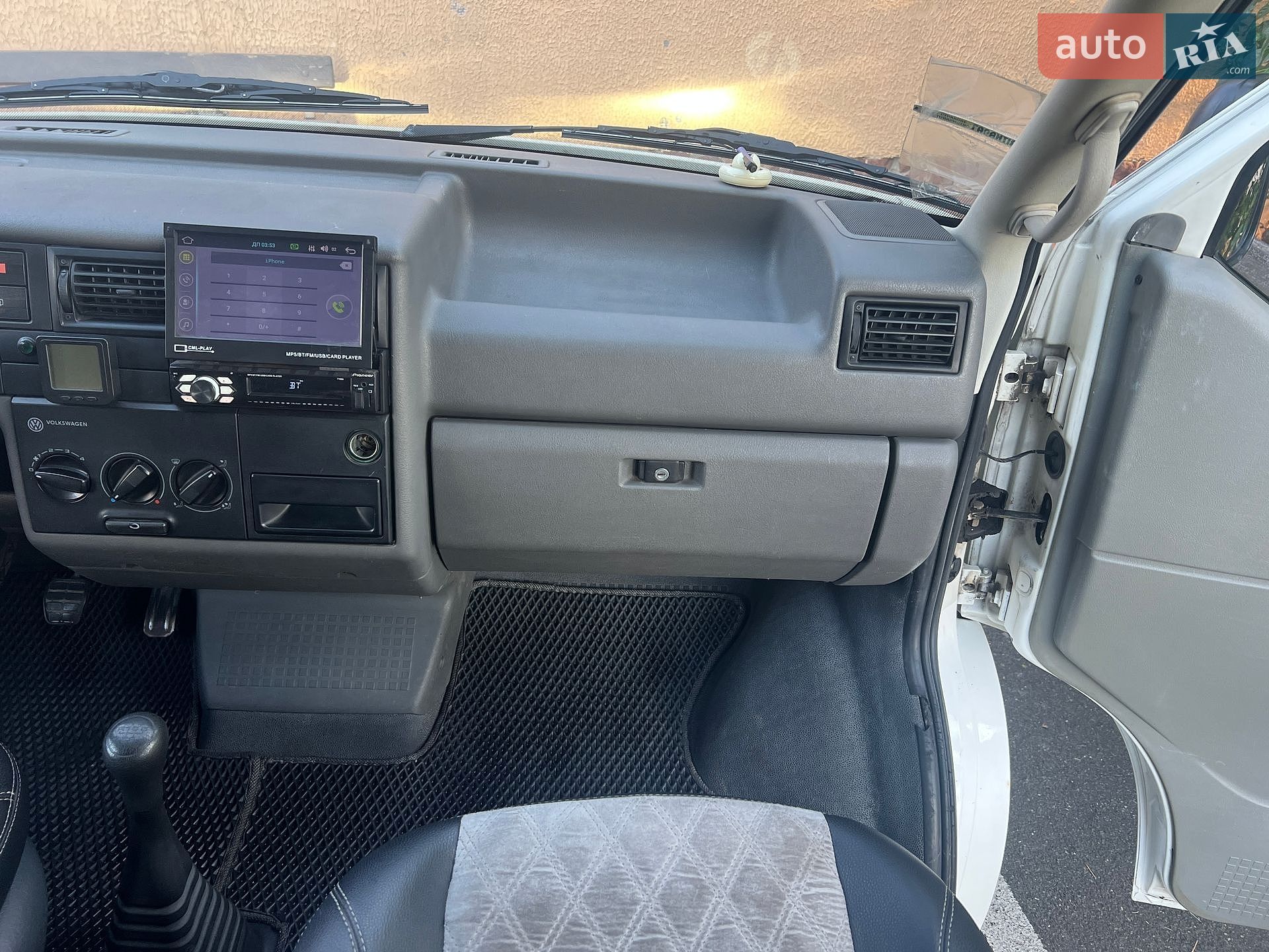 Volkswagen Transporter 1996 VIN WV1ZZZ70ZVH061011 фото оголошення 10 з 12
