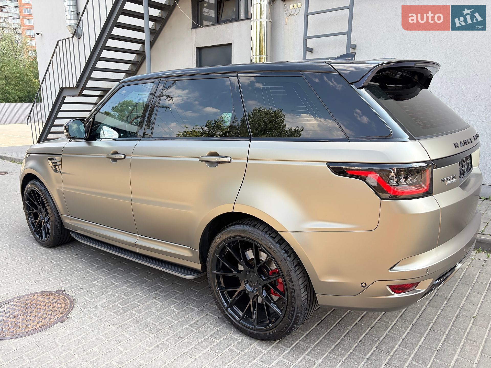 Land Rover Range Rover Sport 2018 VIN SALWA2BE5JA808960 фото оголошення 4 з 109