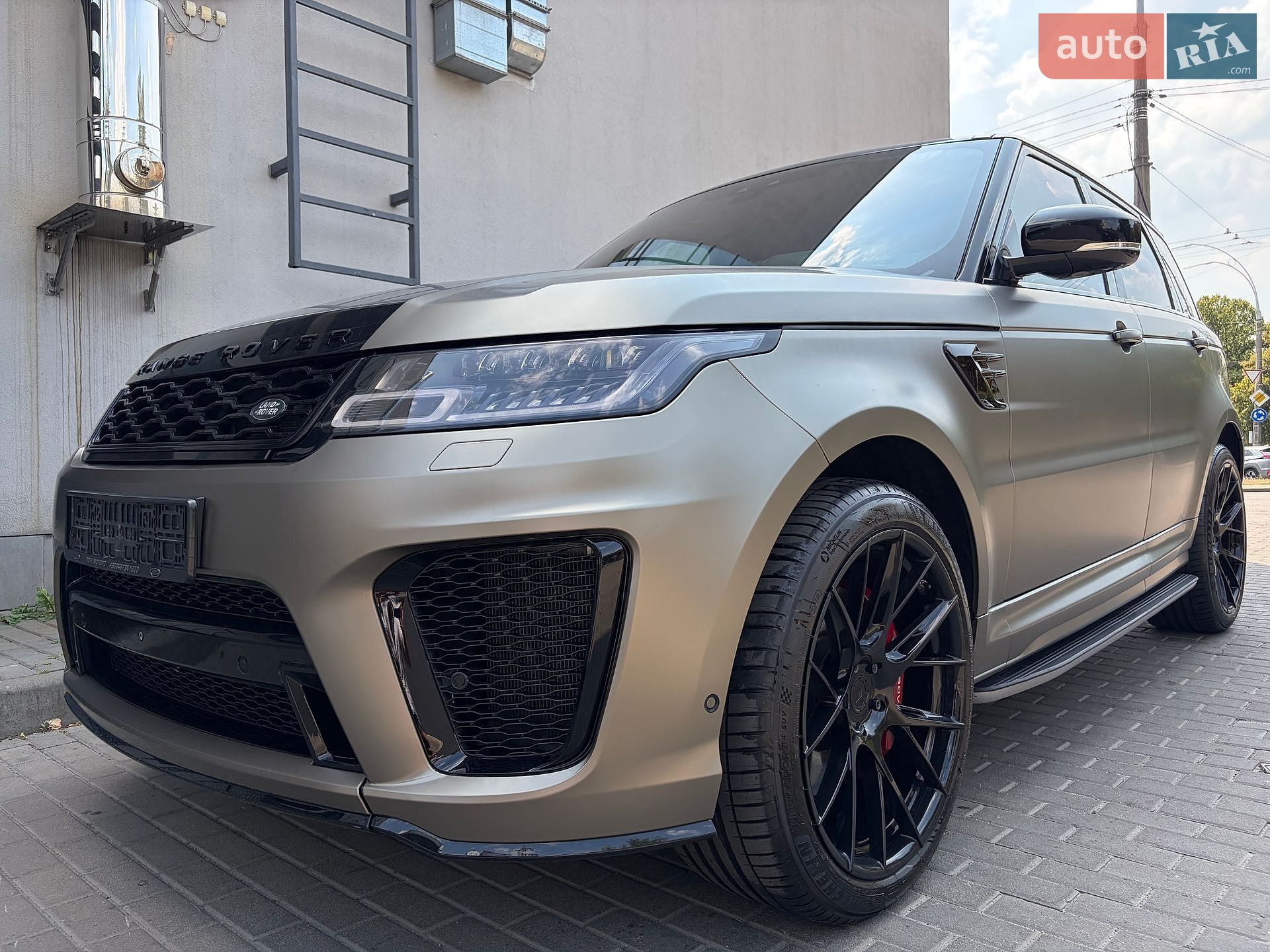 Land Rover Range Rover Sport 2018 VIN SALWA2BE5JA808960 фото оголошення 8 з 109