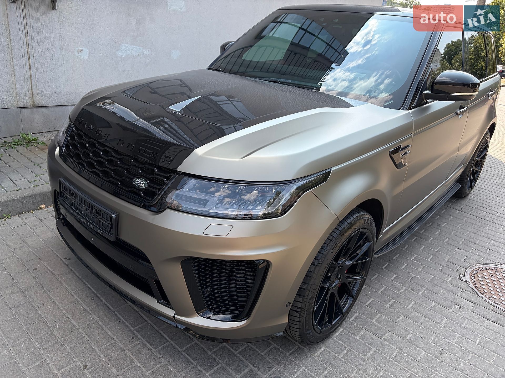 Land Rover Range Rover Sport 2018 VIN SALWA2BE5JA808960 фото оголошення 10 з 109
