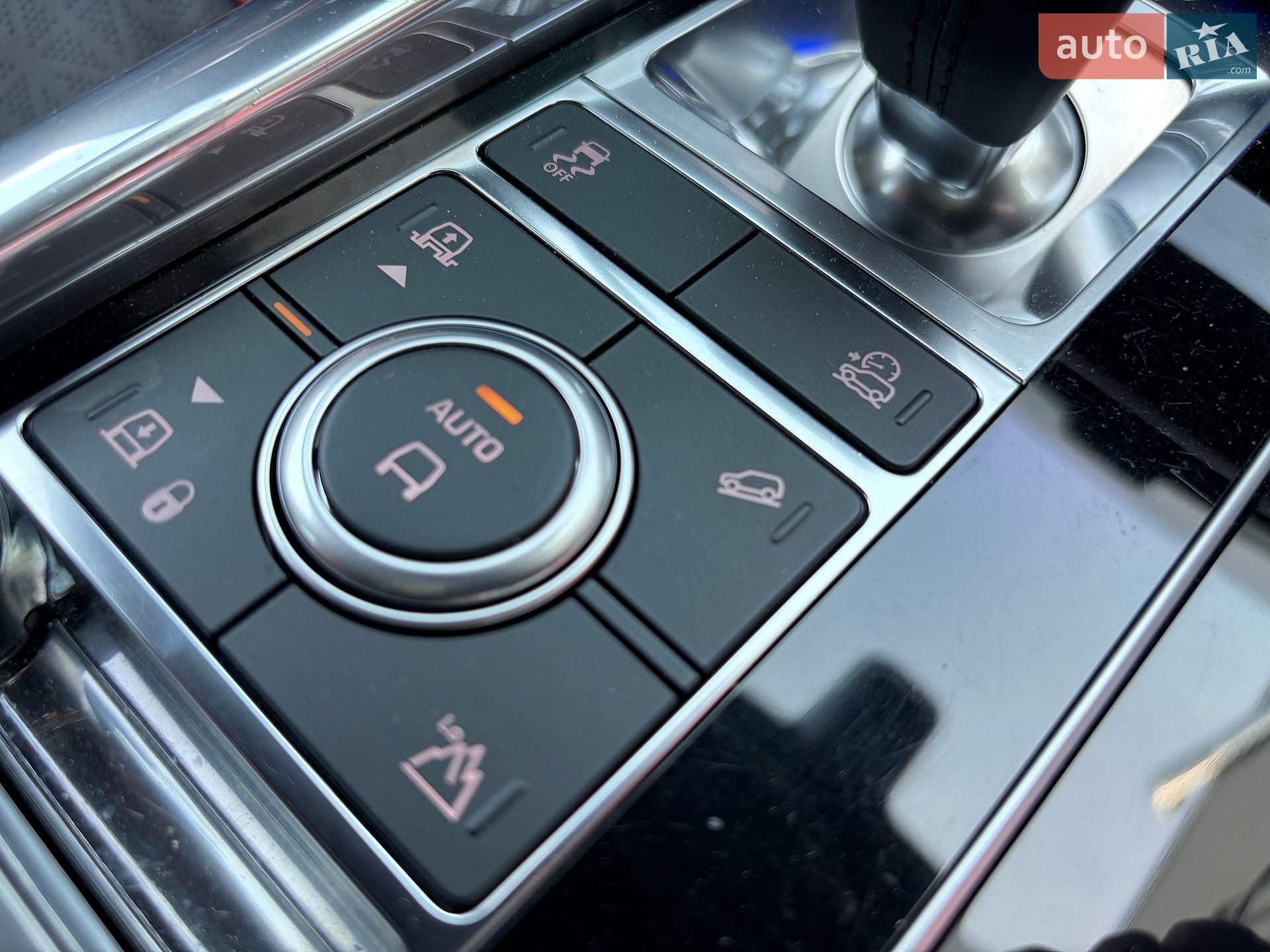 Land Rover Range Rover Sport 2018 VIN SALWA2BE5JA808960 фото оголошення 73 з 109