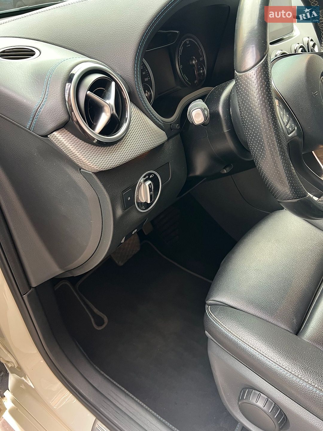 Mercedes-Benz B-Class 2015 VIN WDD2428901J008607 фото оголошення 12 з 50