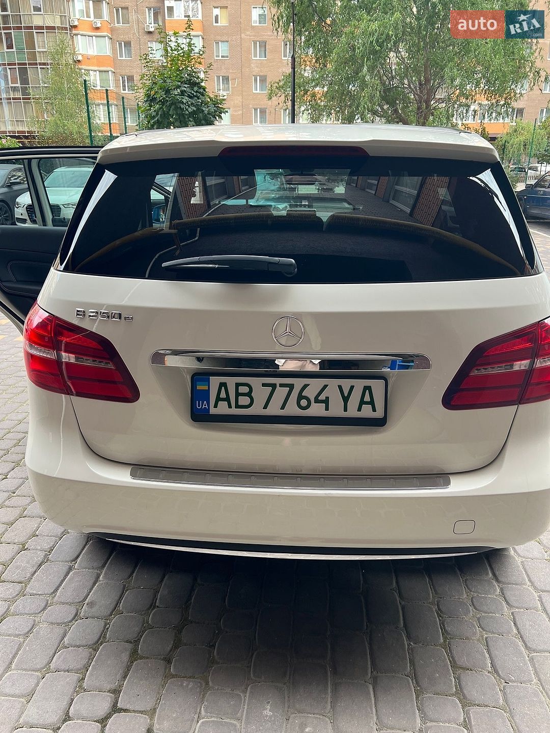Mercedes-Benz B-Class 2015 VIN WDD2428901J008607 фото оголошення 3 з 50