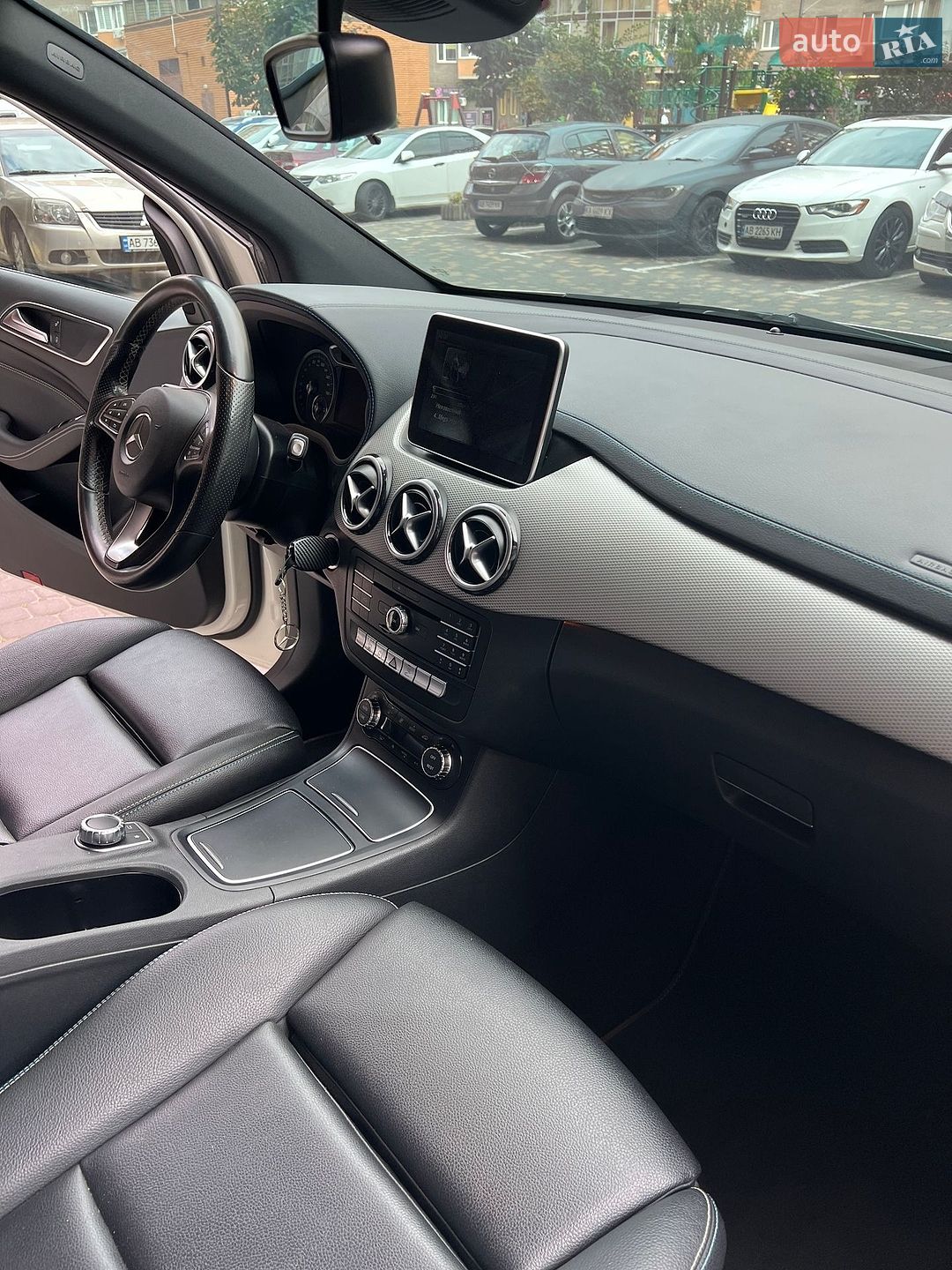 Mercedes-Benz B-Class 2015 VIN WDD2428901J008607 фото оголошення 18 з 50