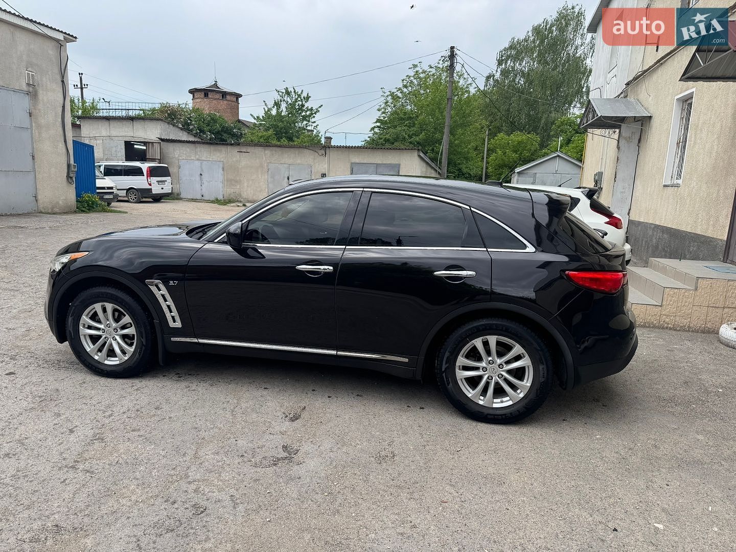 Infiniti QX70 2013 VIN JN8CS1MW8EM411873 фото оголошення 8 з 30