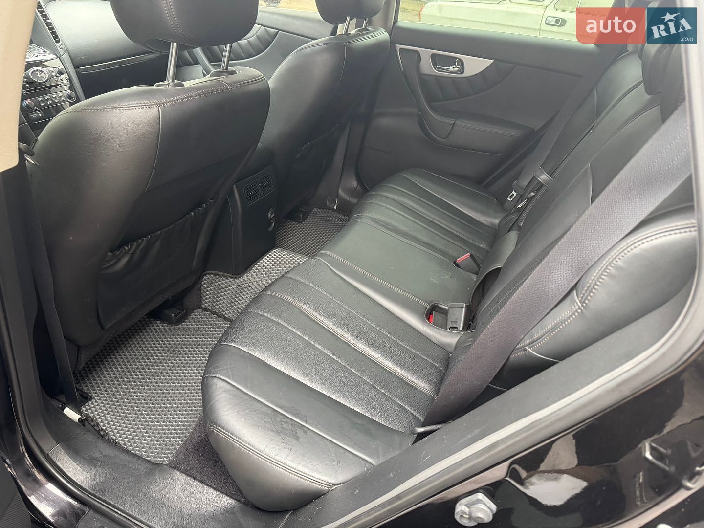 Infiniti QX70 2013 VIN JN8CS1MW8EM411873 фото оголошення 8 з 36