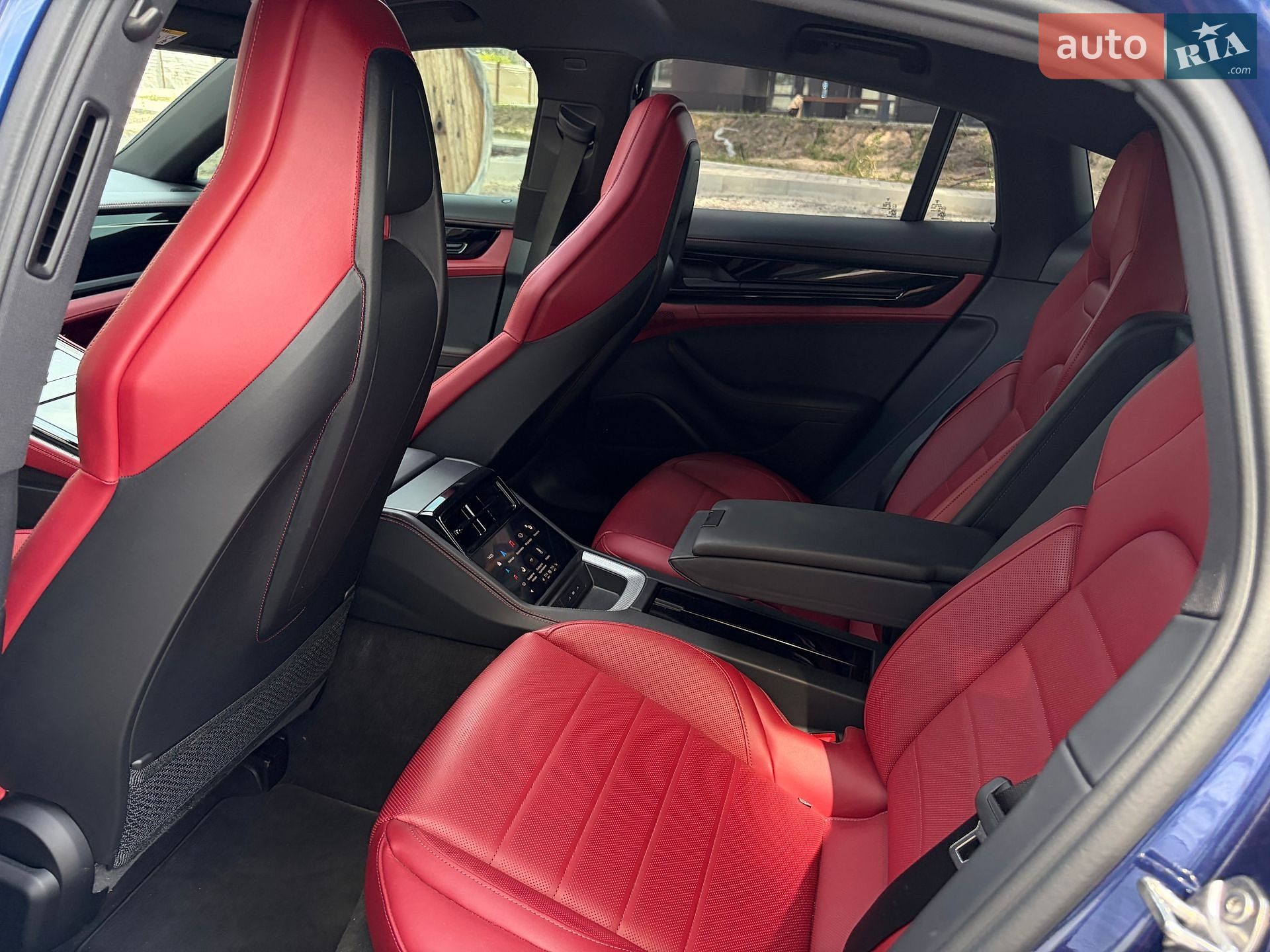 Porsche Panamera 2024 VIN WP0ZZZYAZSL045194 фото оголошення 5 з 135