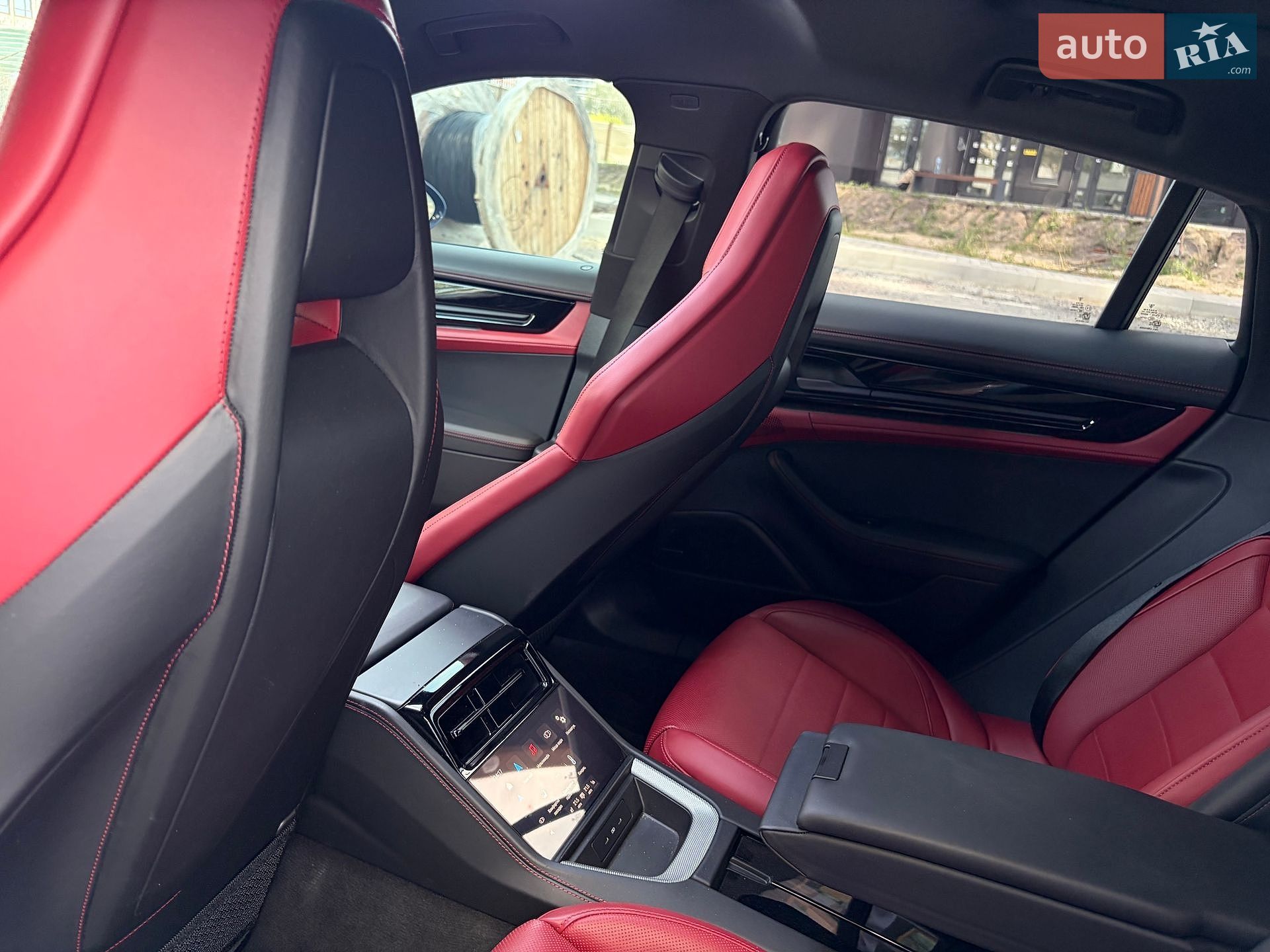 Porsche Panamera 2024 VIN WP0ZZZYAZSL045194 фото оголошення 29 з 135