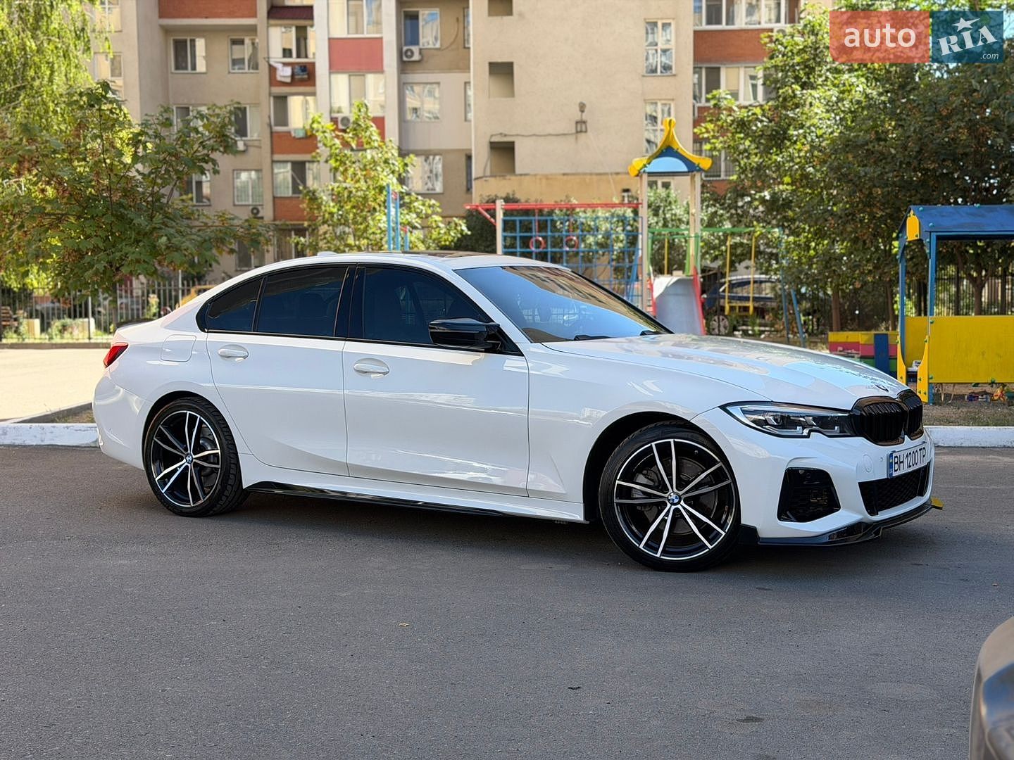 BMW 3 Series 2019 VIN 3MW5R7J06L8B09430 фото оголошення 4 з 39