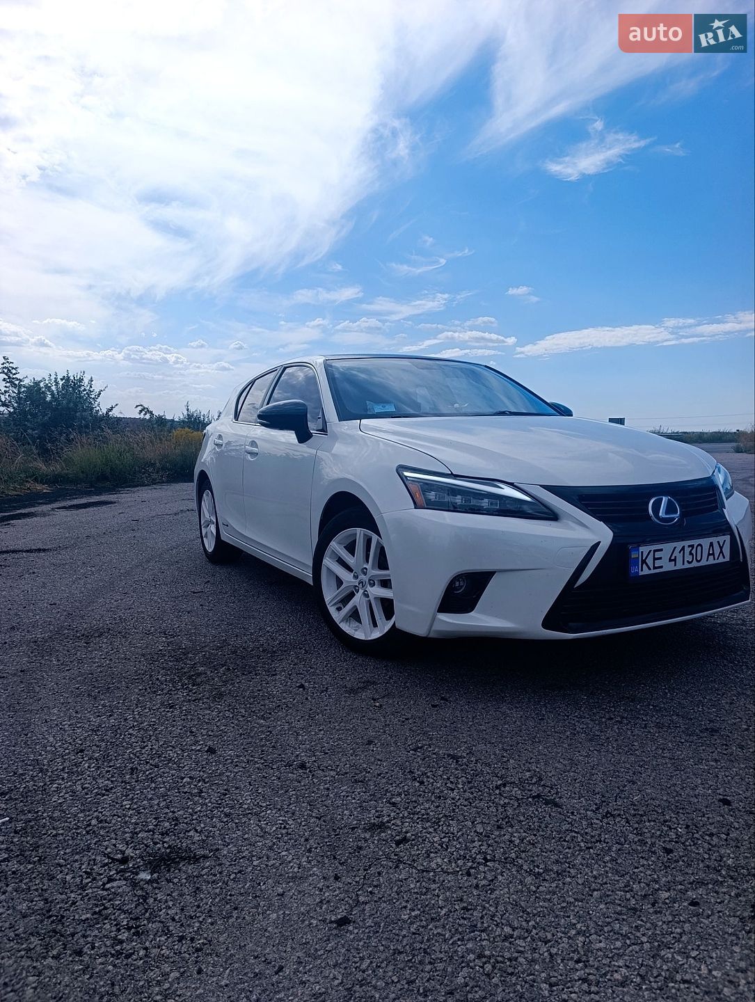 Lexus CT 2017 VIN JTHKD5BHXH2299038 фото оголошення 2 з 22