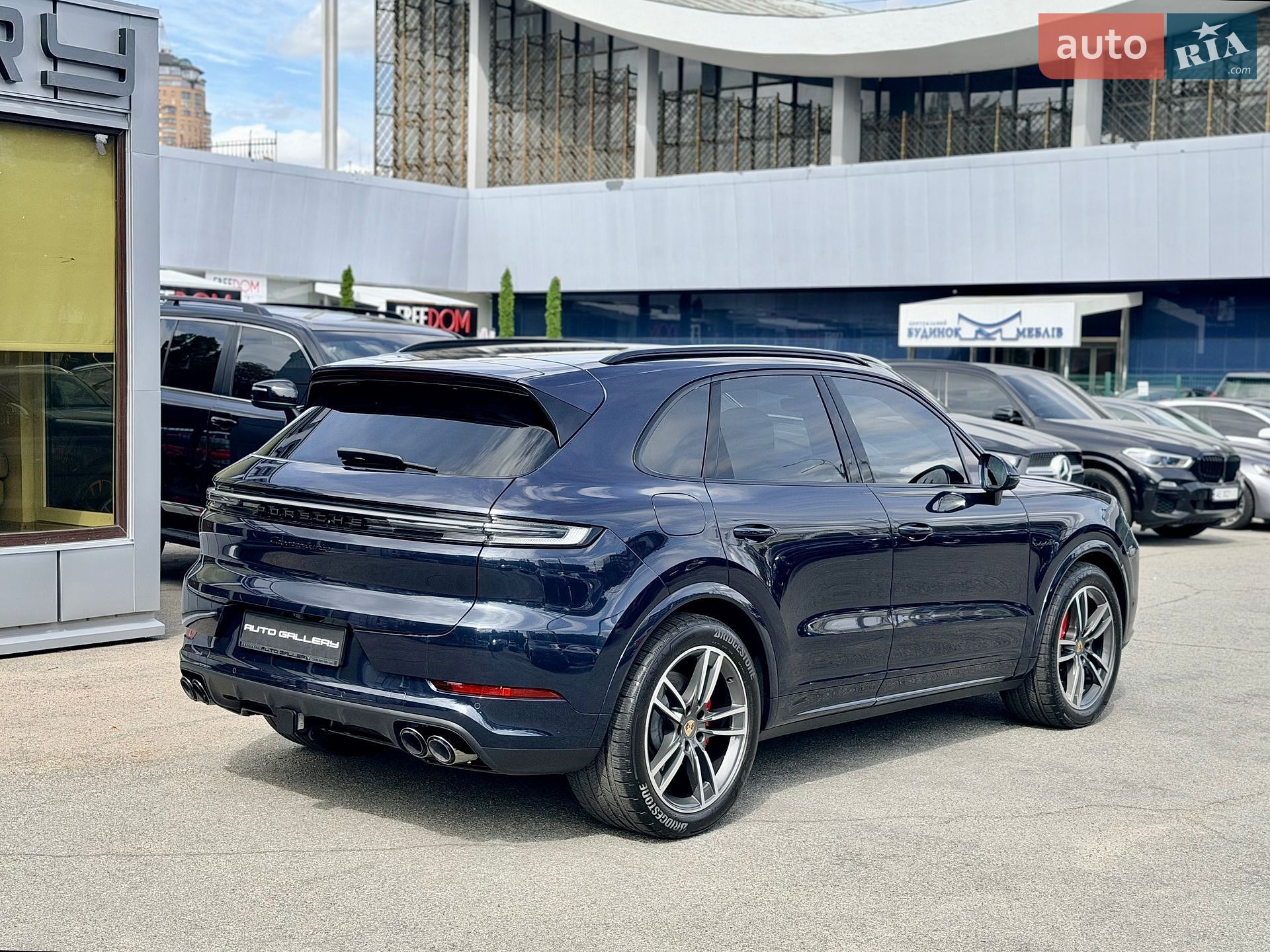 Porsche Cayenne 2024 VIN WP1AM2AY6RDA48230 фото оголошення 2 з 40