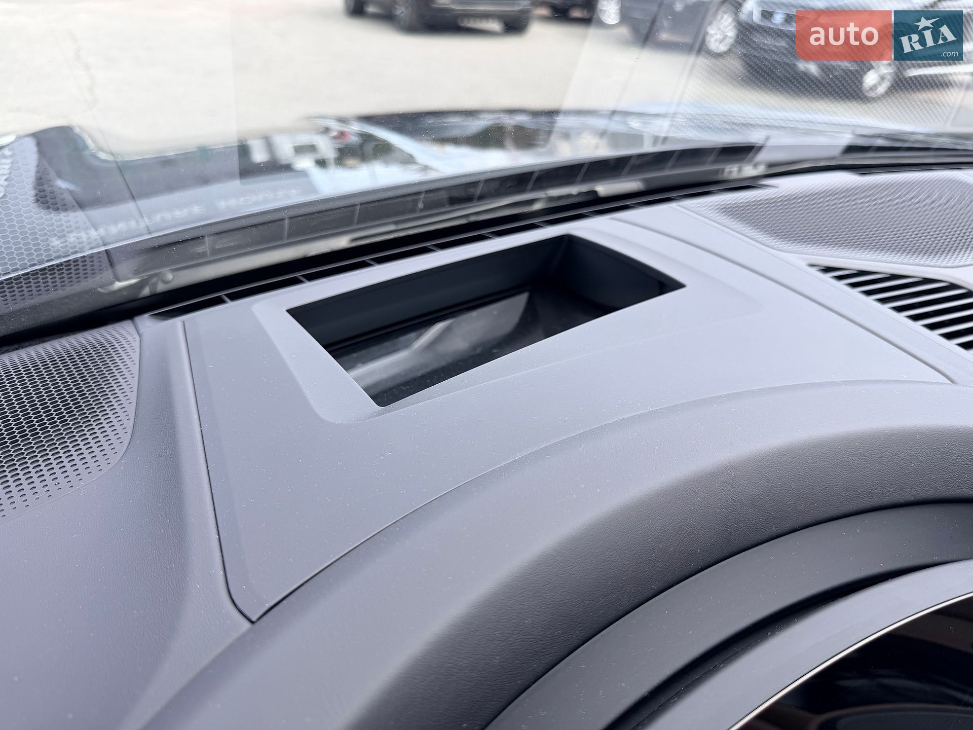 Porsche Cayenne 2024 VIN WP1AM2AY6RDA48230 фото оголошення 33 з 40