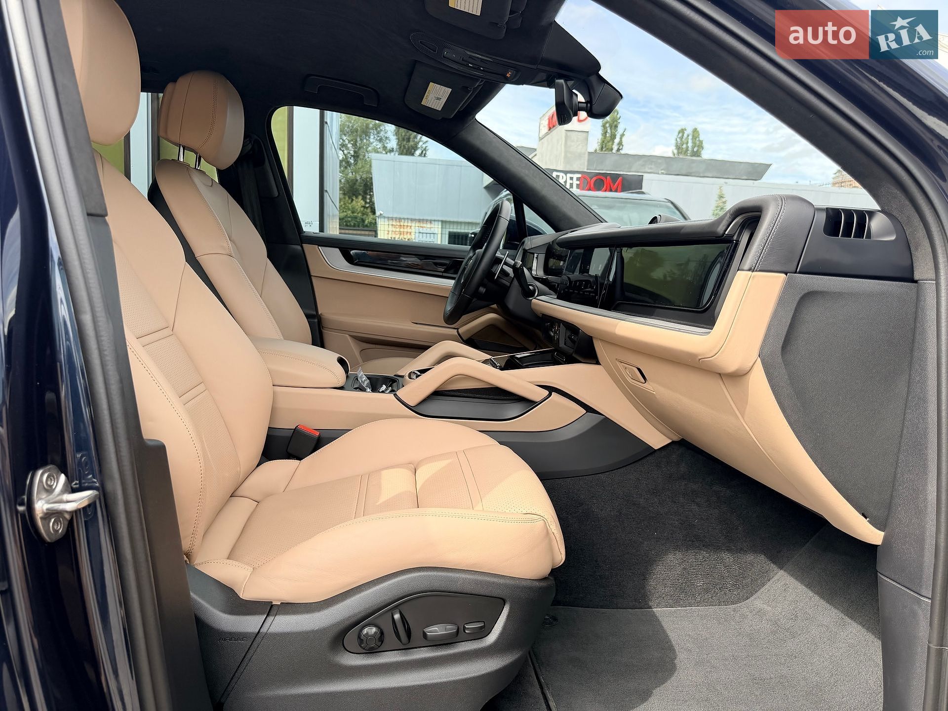 Porsche Cayenne 2024 VIN WP1AM2AY6RDA48230 фото оголошення 34 з 40