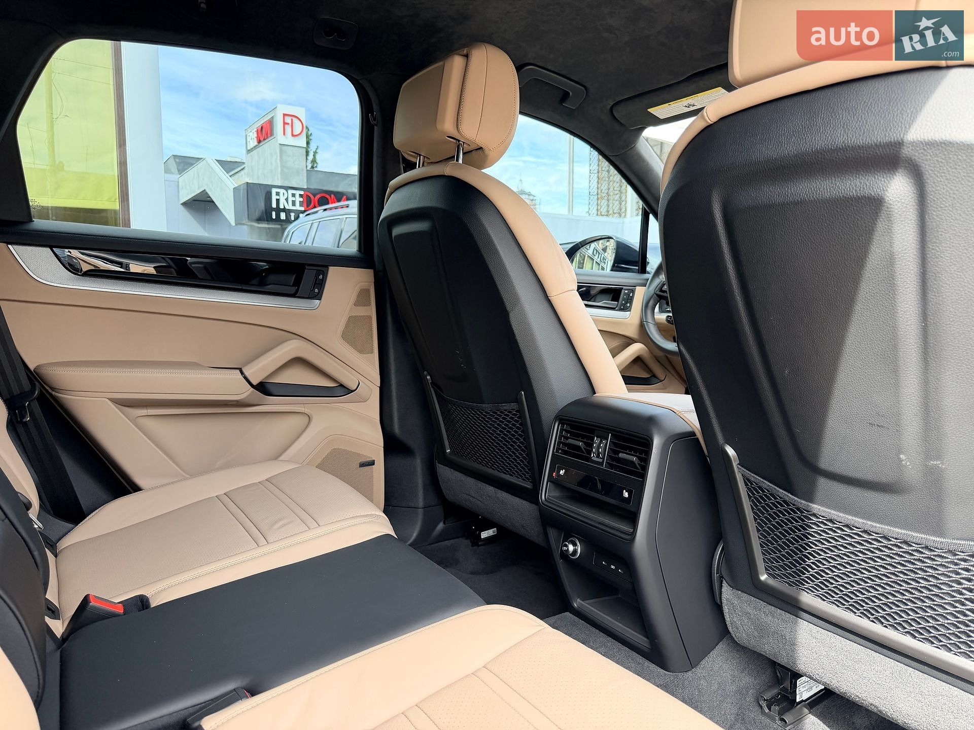 Porsche Cayenne 2024 VIN WP1AM2AY6RDA48230 фото оголошення 35 з 40