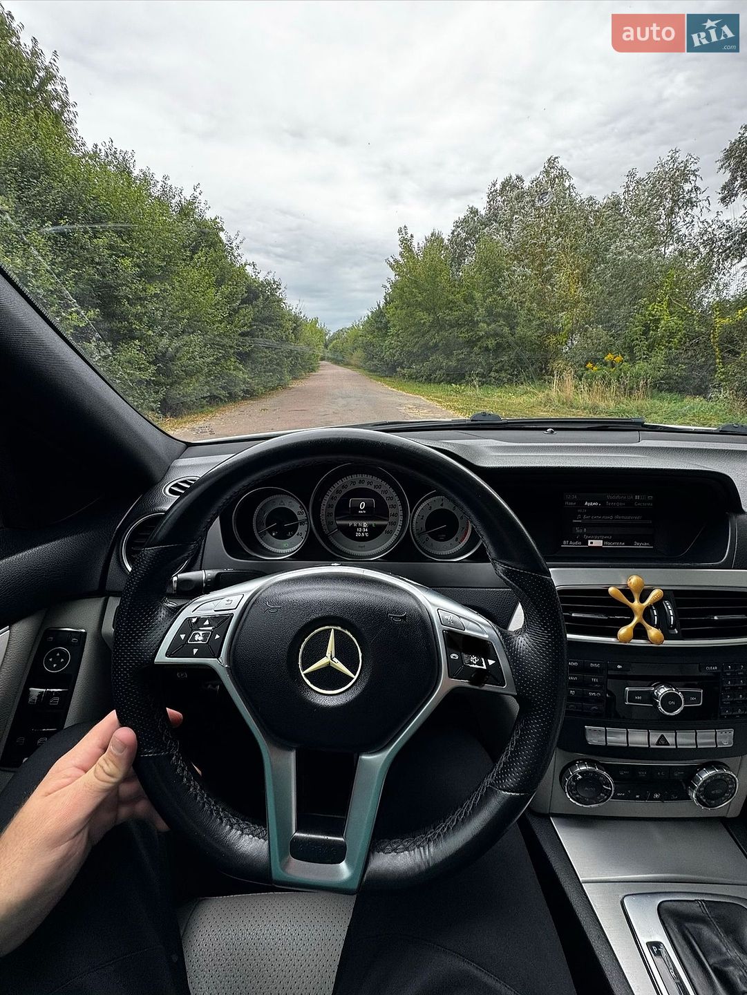 Mercedes-Benz C-Class 2012 VIN WDDGF4HB3DF972730 фото оголошення 25 з 47