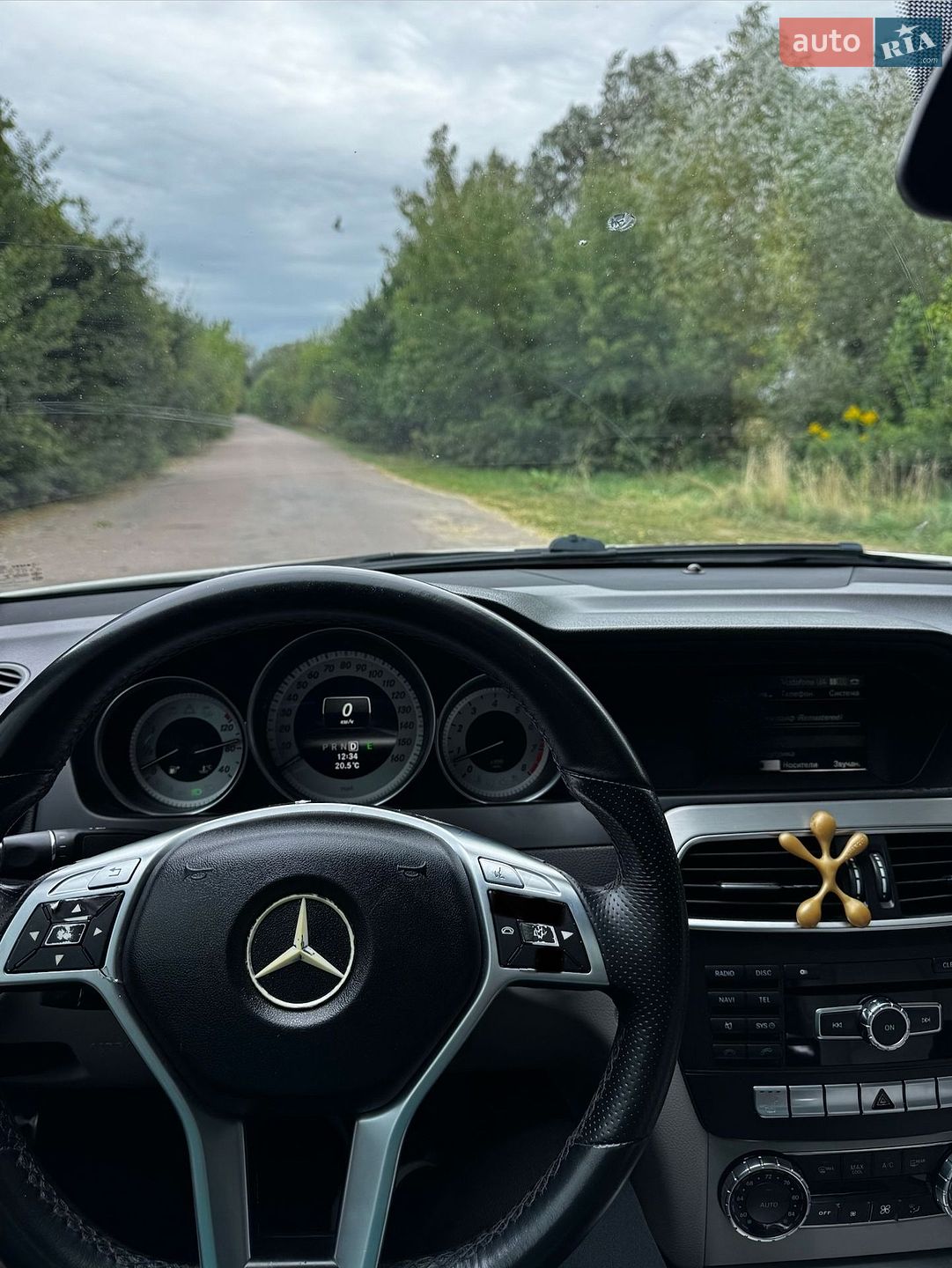 Mercedes-Benz C-Class 2012 VIN WDDGF4HB3DF972730 фото оголошення 26 з 47