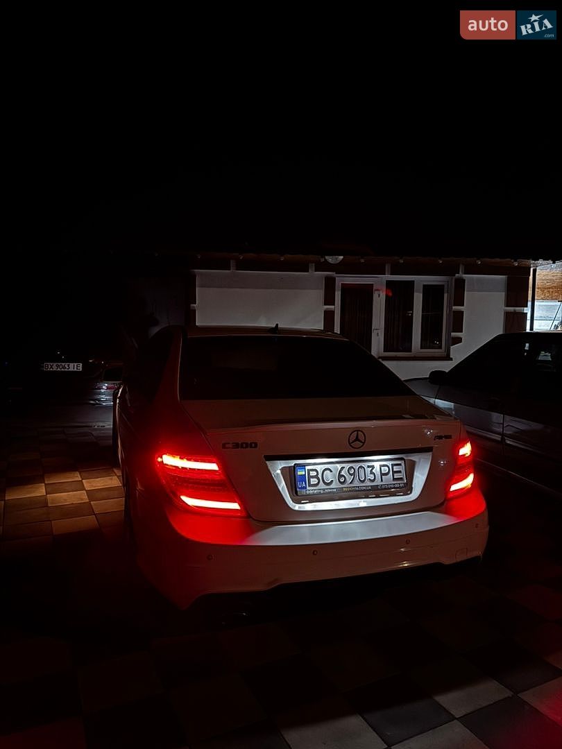 Mercedes-Benz C-Class 2012 VIN WDDGF4HB3DF972730 фото оголошення 45 з 47