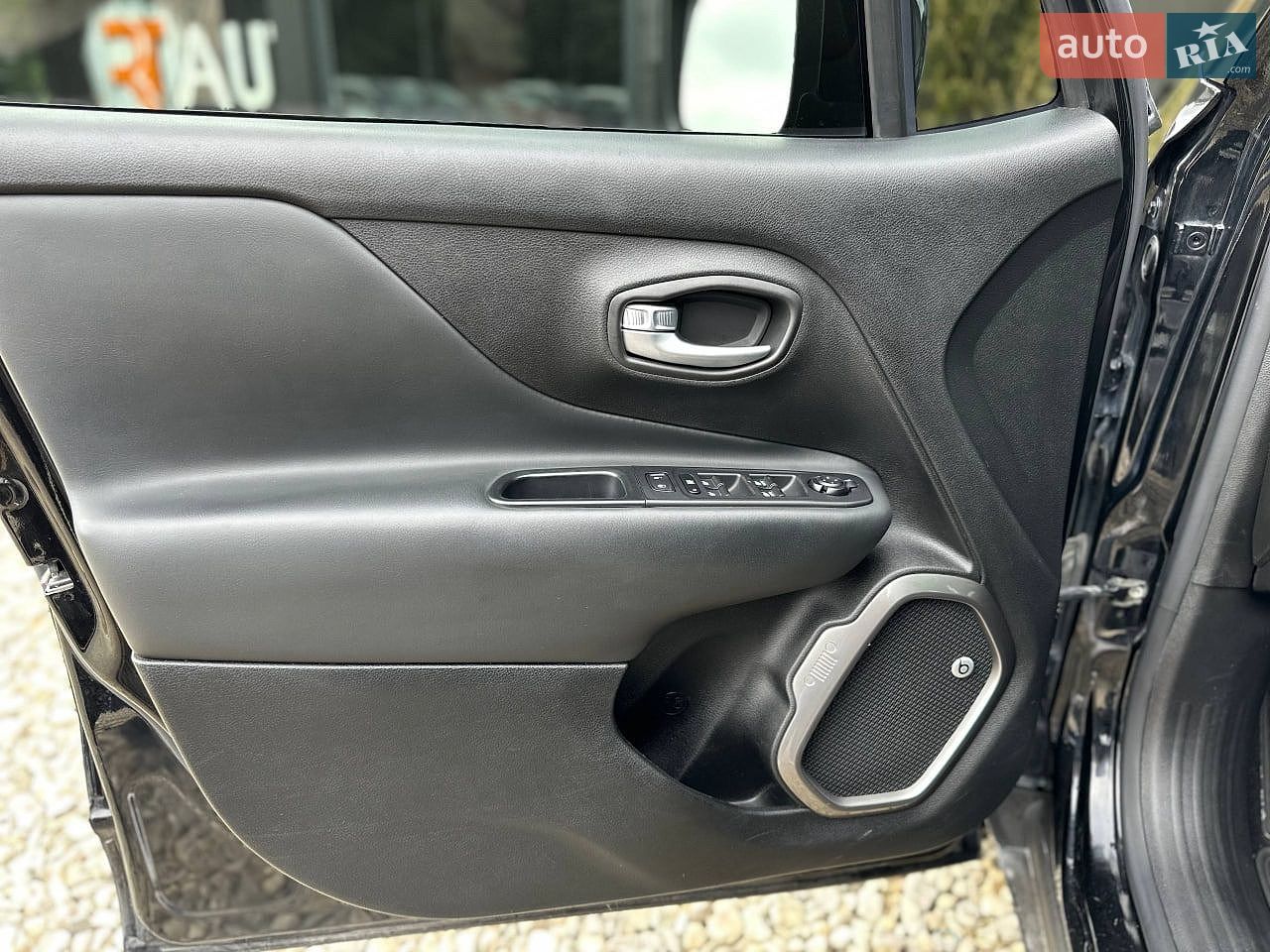 Jeep Renegade 2019 VIN ZACNJAB18KPK16834 фото оголошення 17 з 24