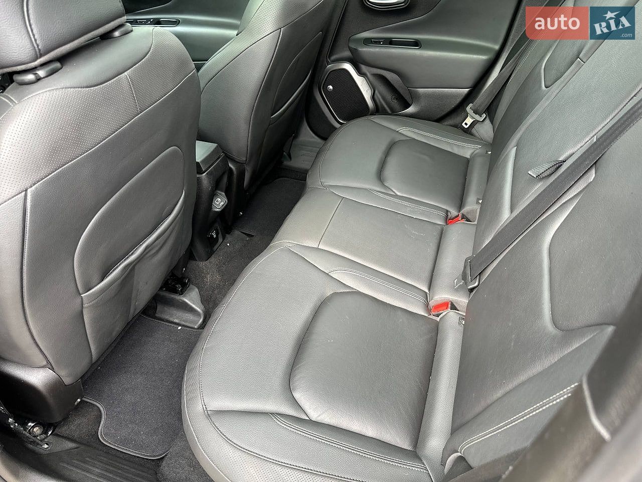Jeep Renegade 2019 VIN ZACNJAB18KPK16834 фото оголошення 20 з 24