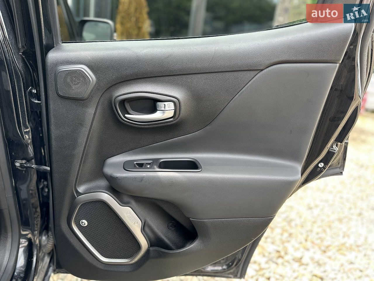 Jeep Renegade 2019 VIN ZACNJAB18KPK16834 фото оголошення 21 з 24