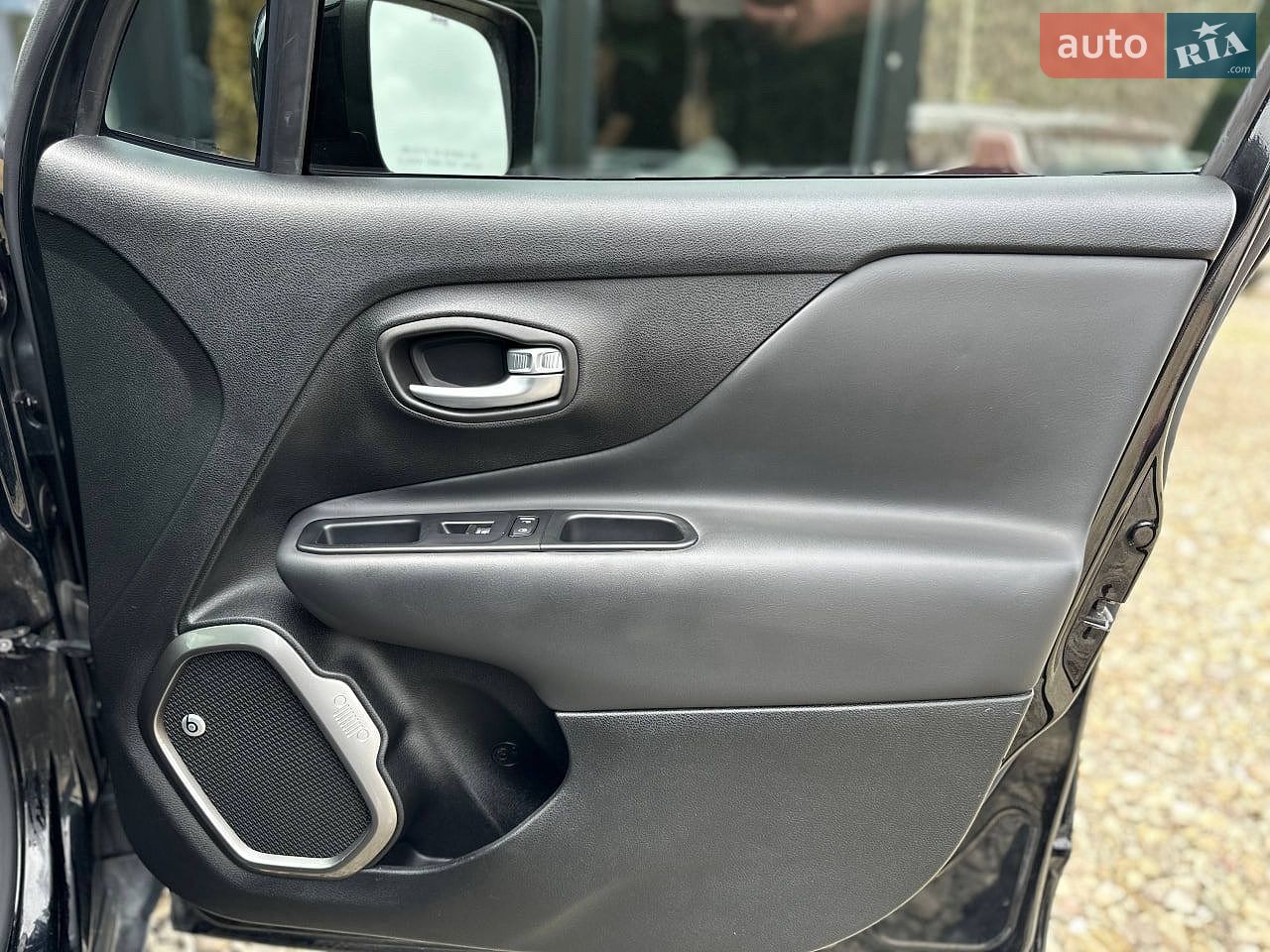 Jeep Renegade 2019 VIN ZACNJAB18KPK16834 фото оголошення 23 з 24