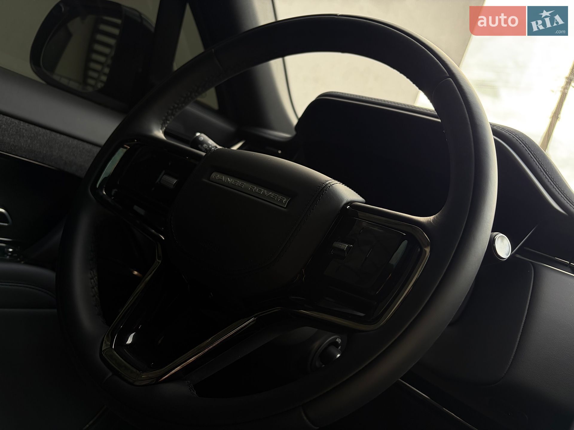 Land Rover Range Rover Sport 2025 VIN SAL1A2BW9SA486909 фото оголошення 18 з 130