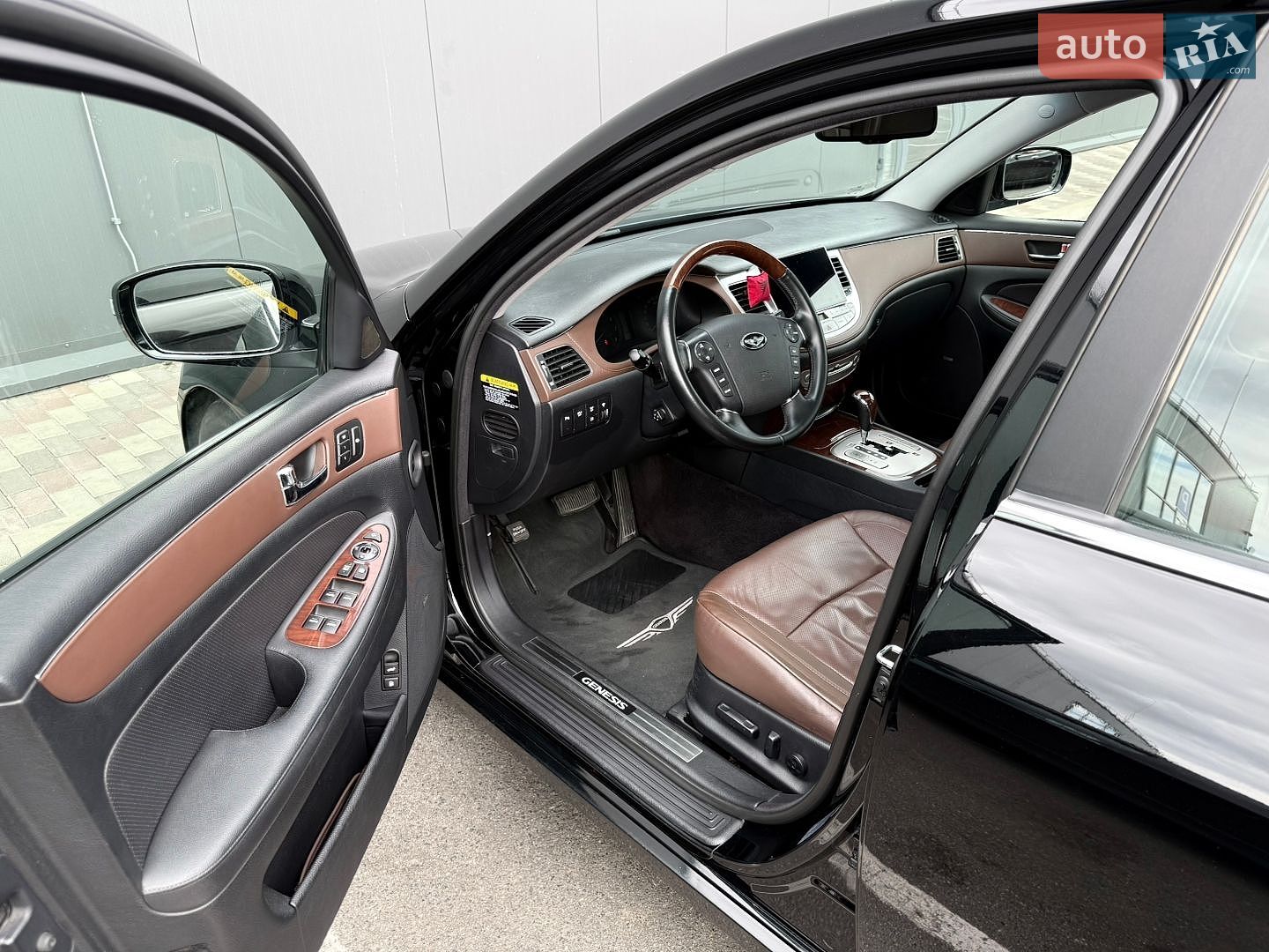 Hyundai Genesis 2008 VIN KMHGC41EP9U038685 фото оголошення 5 з 28