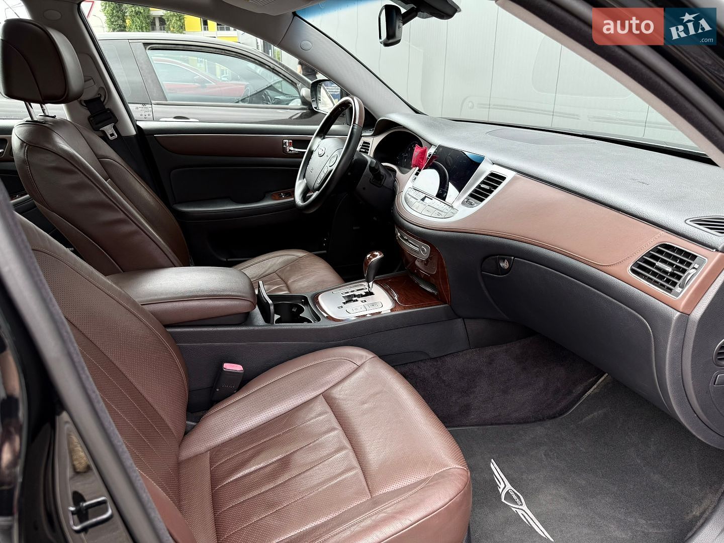 Hyundai Genesis 2008 VIN KMHGC41EP9U038685 фото оголошення 11 з 28