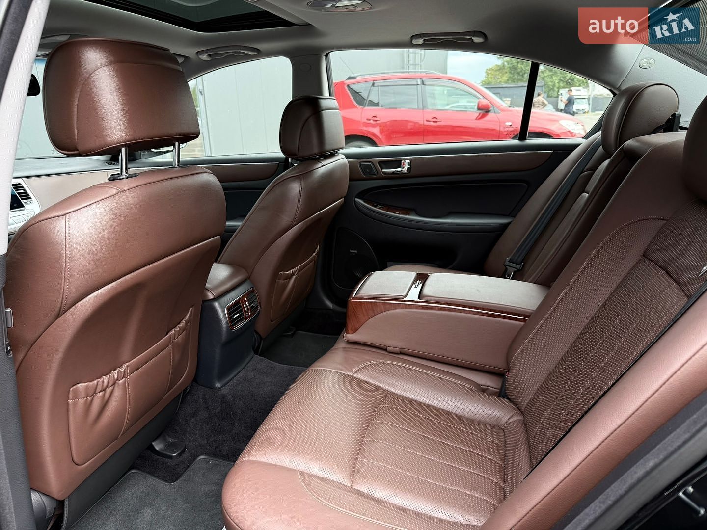 Hyundai Genesis 2008 VIN KMHGC41EP9U038685 фото оголошення 12 з 28