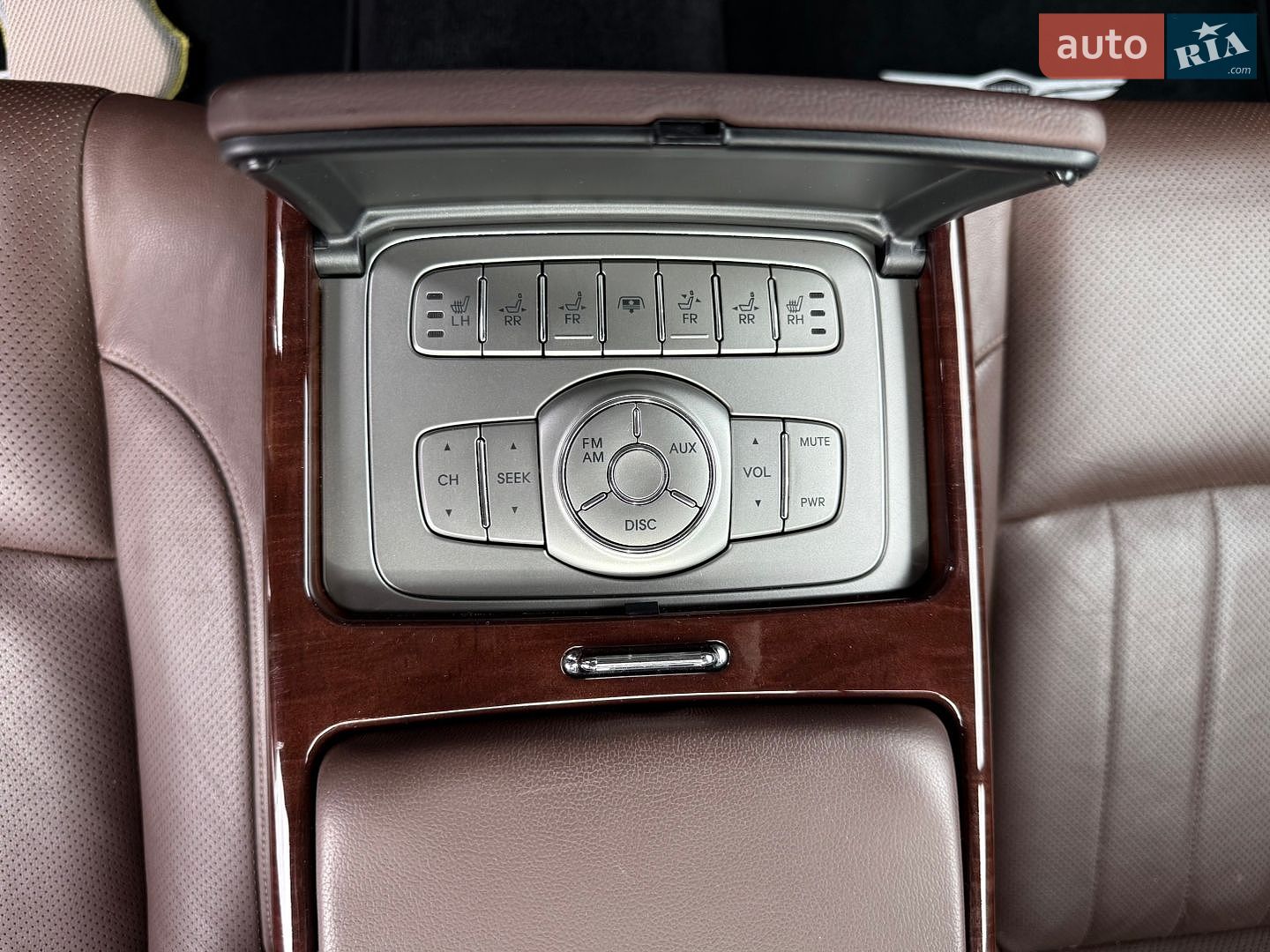 Hyundai Genesis 2008 VIN KMHGC41EP9U038685 фото оголошення 21 з 28