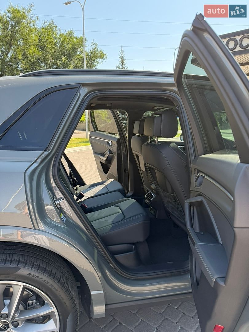 Audi Q3 2025 VIN WA1DECF34S1093294 фото оголошення 8 з 14