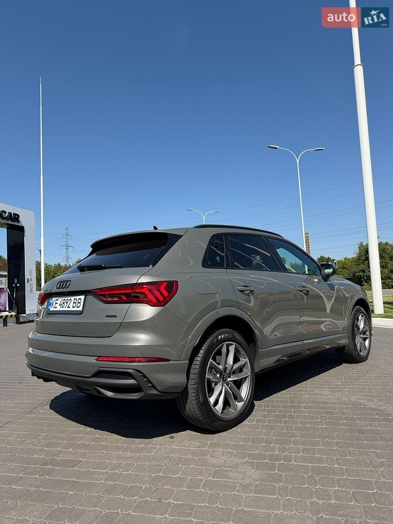 Audi Q3 2025 VIN WA1DECF34S1093294 фото оголошення 2 з 14