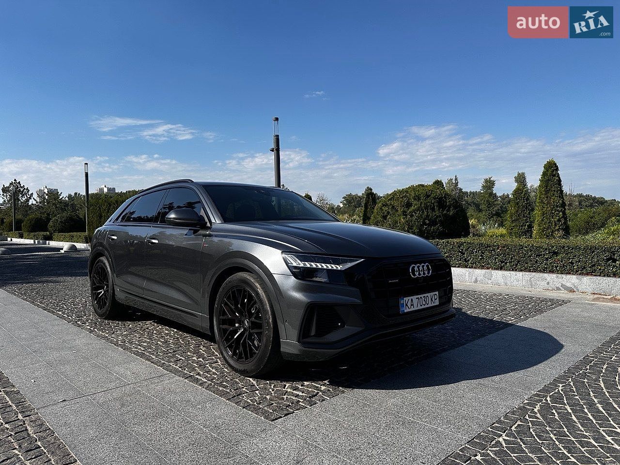 Audi Q8 2023 VIN WAUZZZF11PD035518 фото оголошення 2 з 52