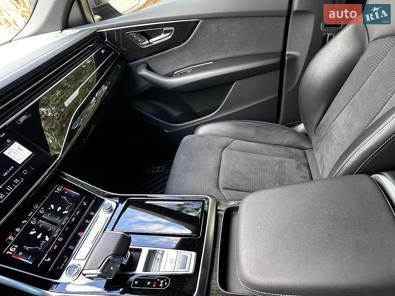 Audi Q8 2023 VIN WAUZZZF11PD035518 фото оголошення 21 з 52