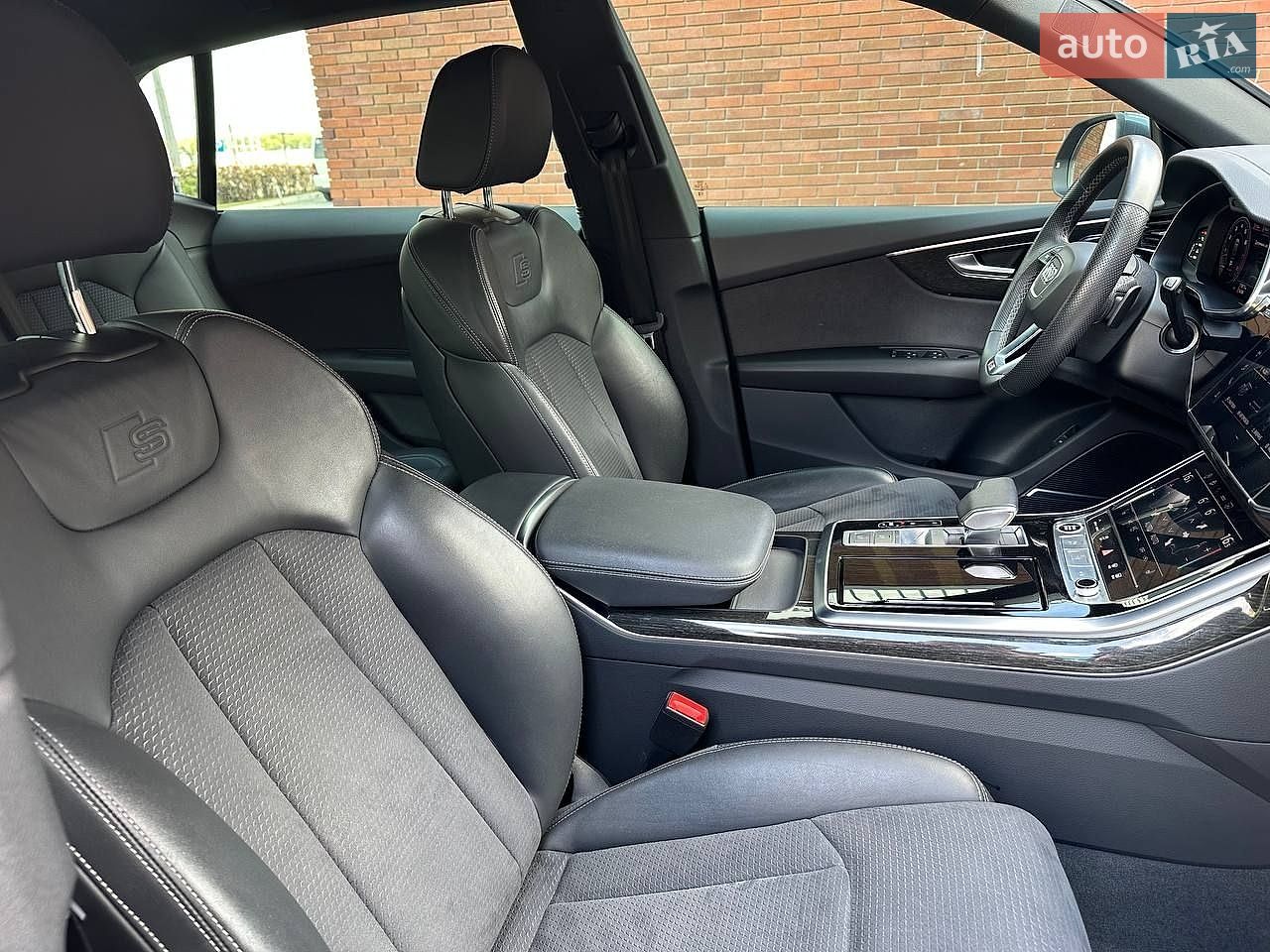 Audi Q8 2023 VIN WAUZZZF11PD035518 фото оголошення 24 з 52