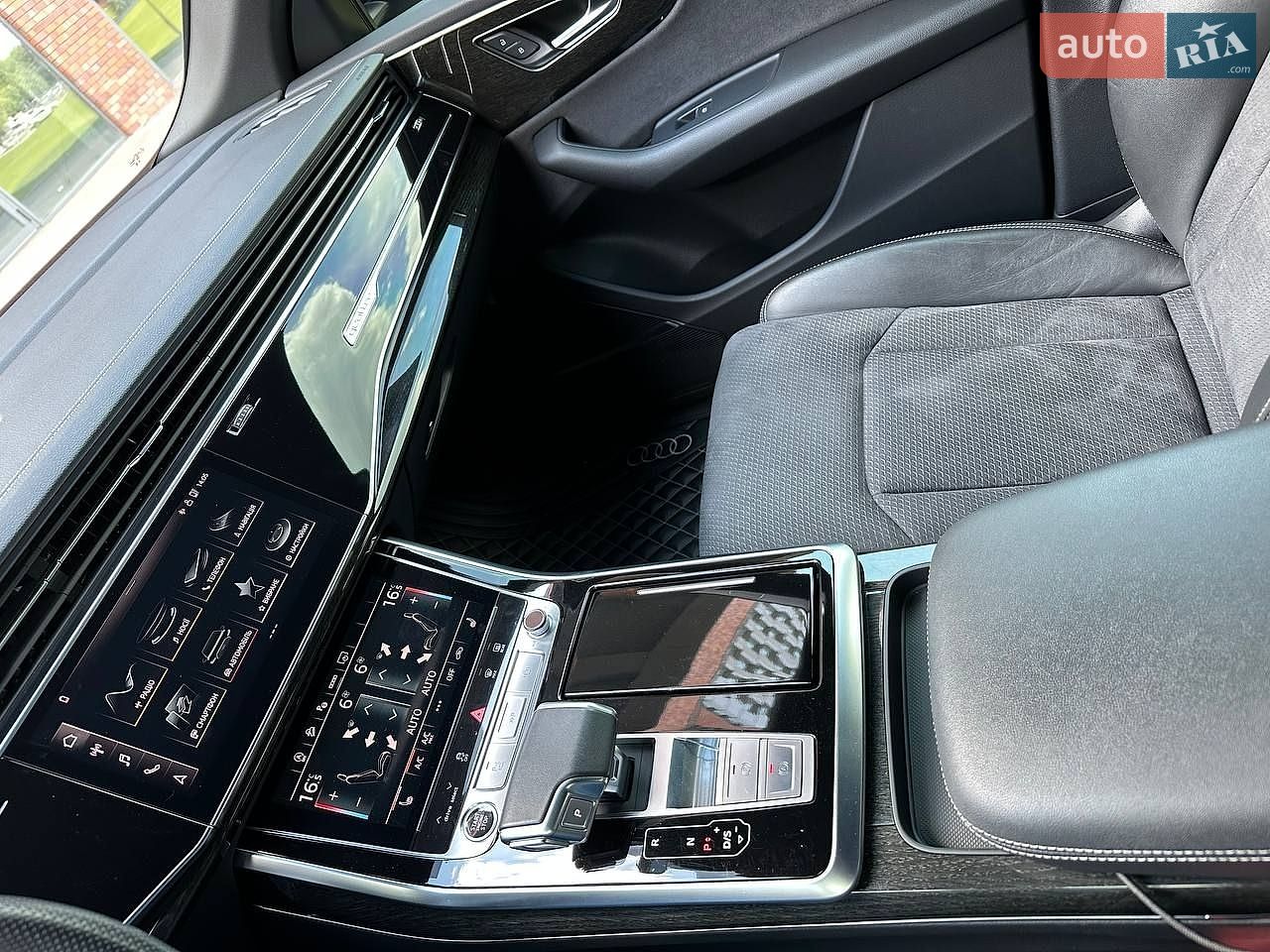Audi Q8 2023 VIN WAUZZZF11PD035518 фото оголошення 35 з 52