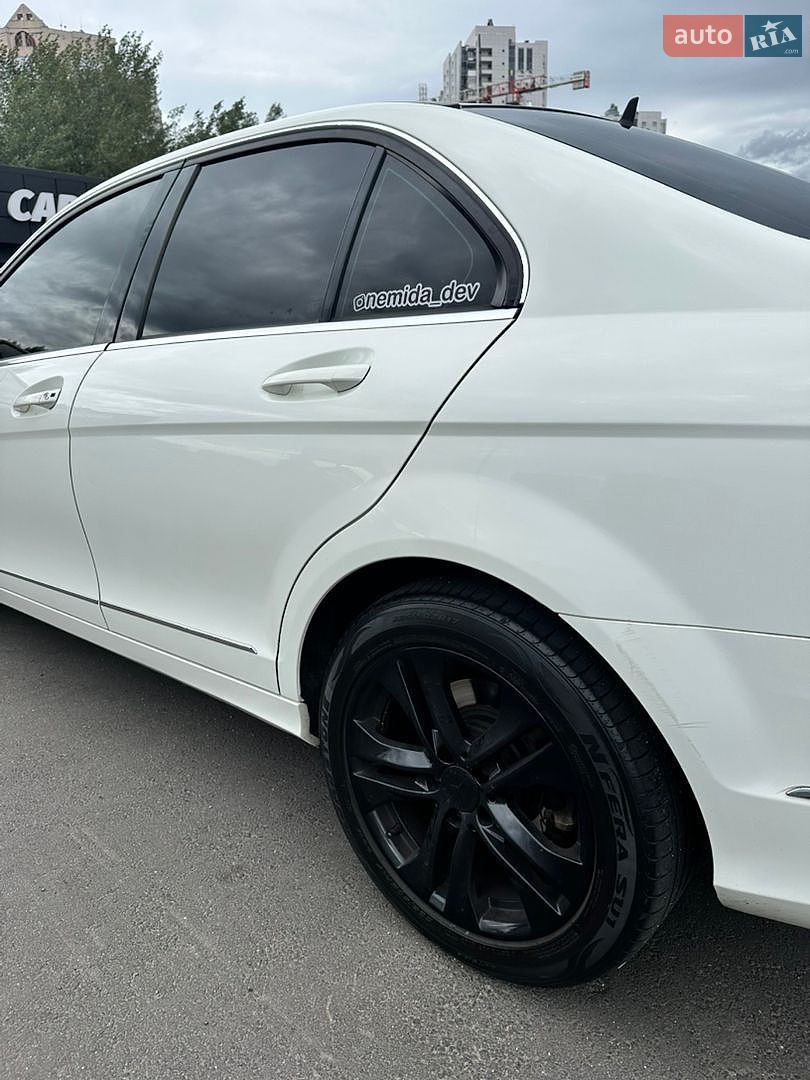 Mercedes-Benz C-Class 2011 VIN WDD2040481A556934 фото оголошення 4 з 19