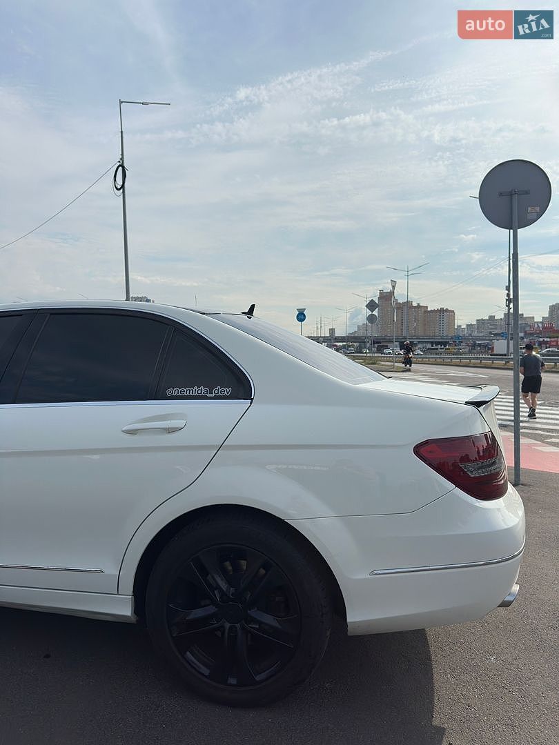 Mercedes-Benz C-Class 2011 VIN WDD2040481A556934 фото оголошення 6 з 19