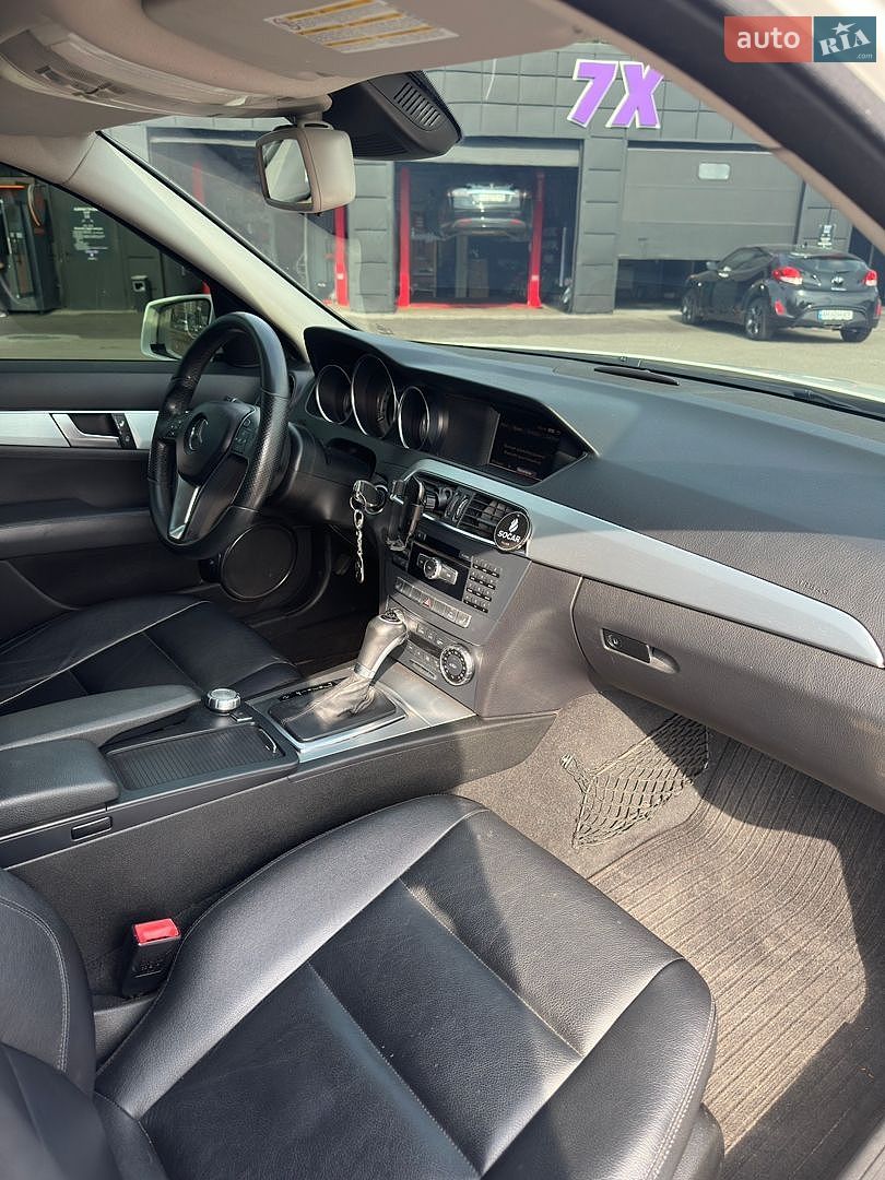 Mercedes-Benz C-Class 2011 VIN WDD2040481A556934 фото оголошення 14 з 19