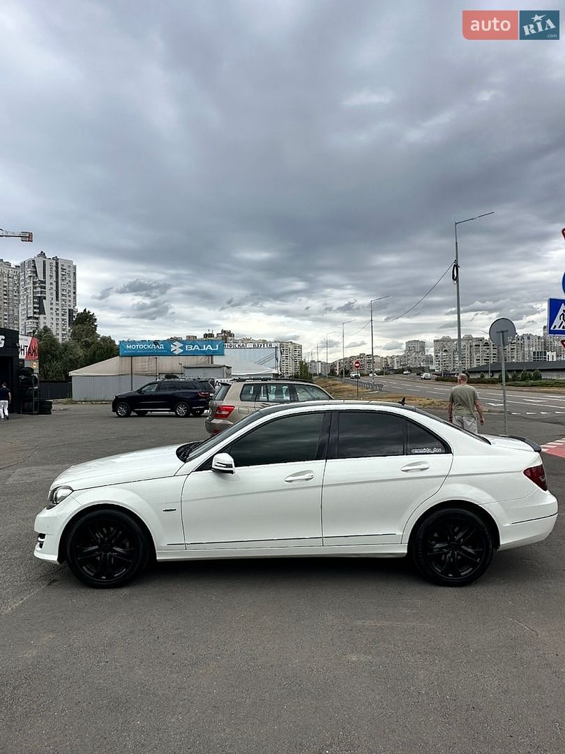 Mercedes-Benz C-Class 2011 VIN WDD2040481A556934 фото оголошення 15 з 19