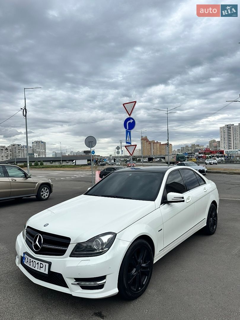 Mercedes-Benz C-Class 2011 VIN WDD2040481A556934 фото оголошення 18 з 19