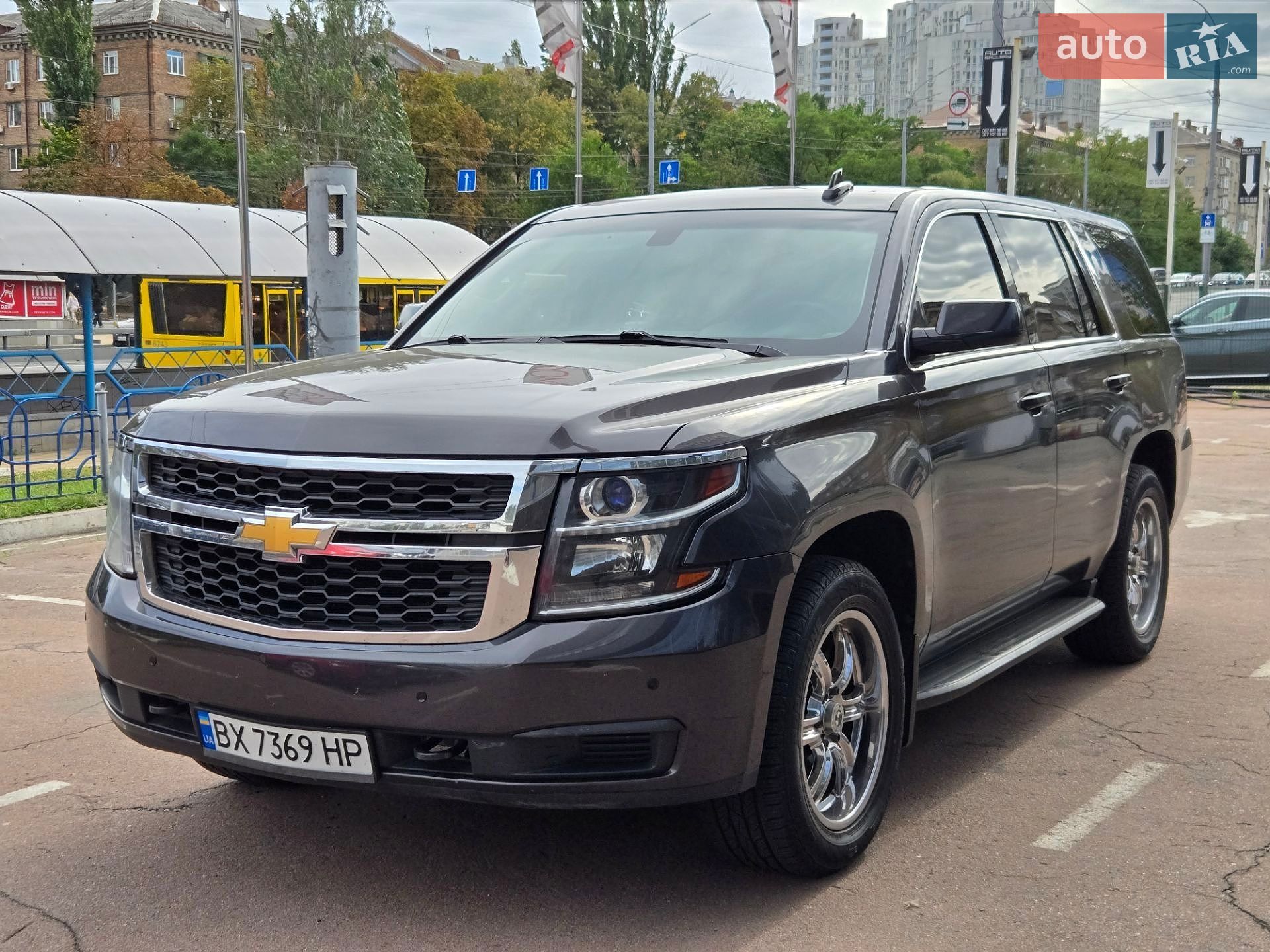 Chevrolet Tahoe 2016 VIN 1GNSKDEC8GR445855 фото оголошення 2 з 28