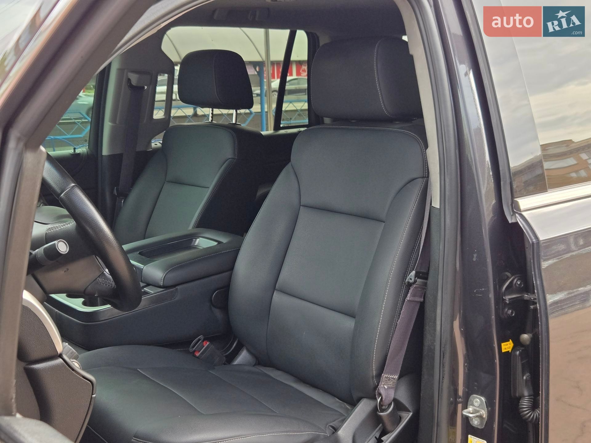 Chevrolet Tahoe 2016 VIN 1GNSKDEC8GR445855 фото оголошення 13 з 28