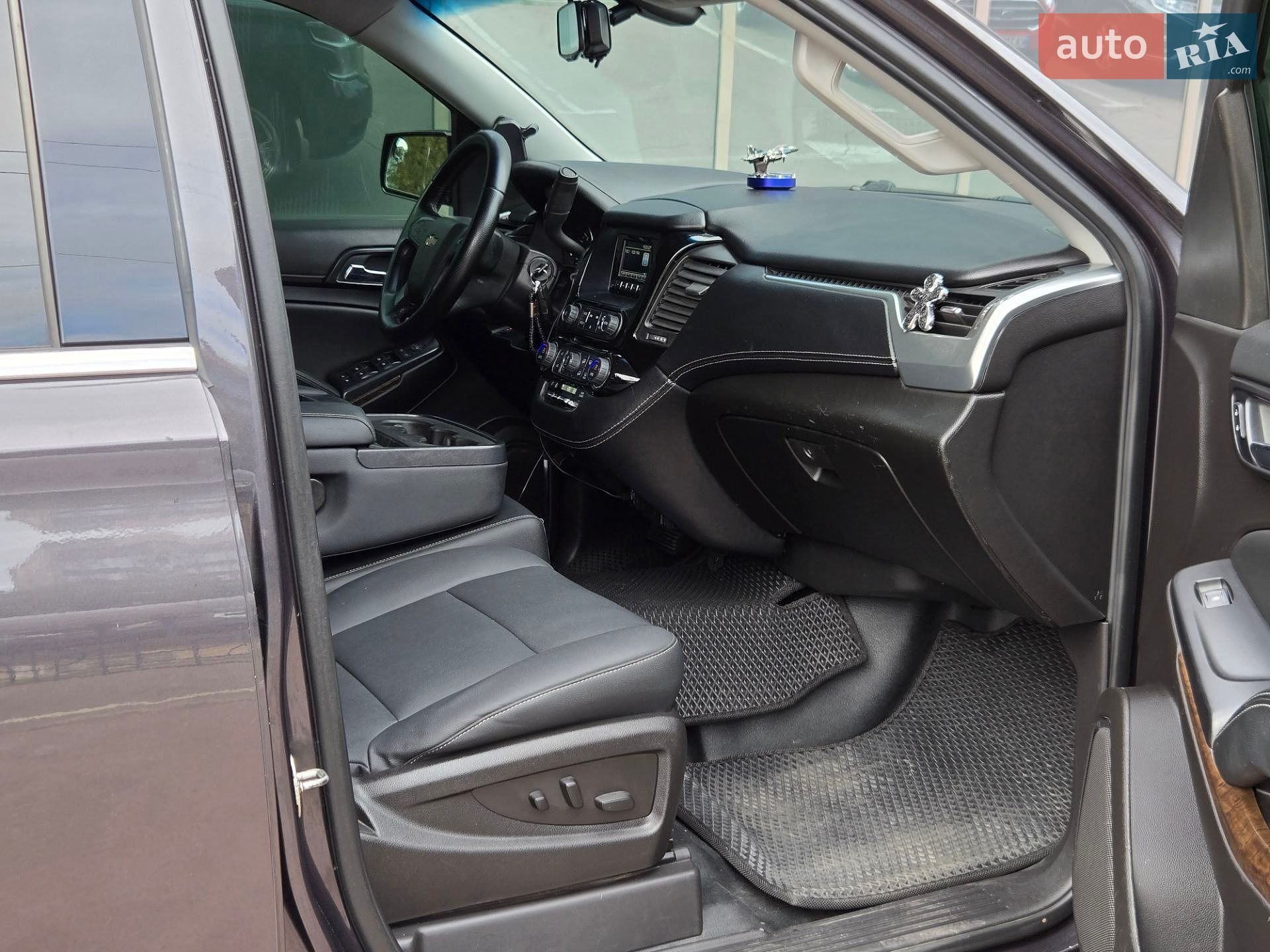 Chevrolet Tahoe 2016 VIN 1GNSKDEC8GR445855 фото оголошення 18 з 28